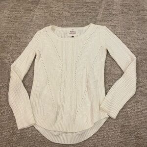 - Small -white perfect pullover knit sweater